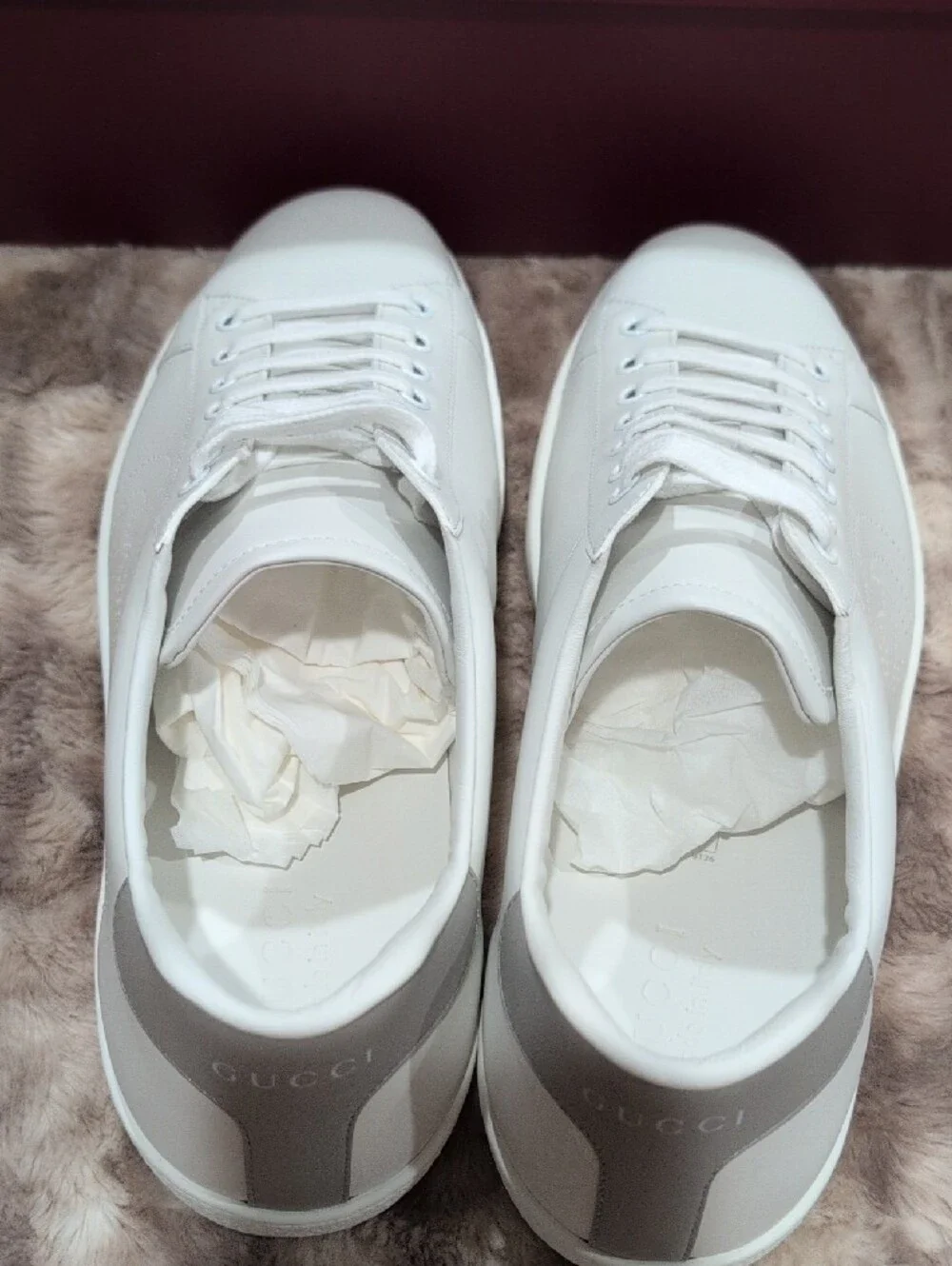 Gucci White Leather Low-Top Sneakers with Gray Heel Tab